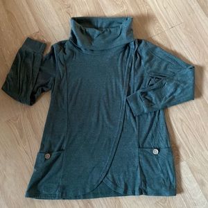 Green turtleneck nursing tunic-Medium